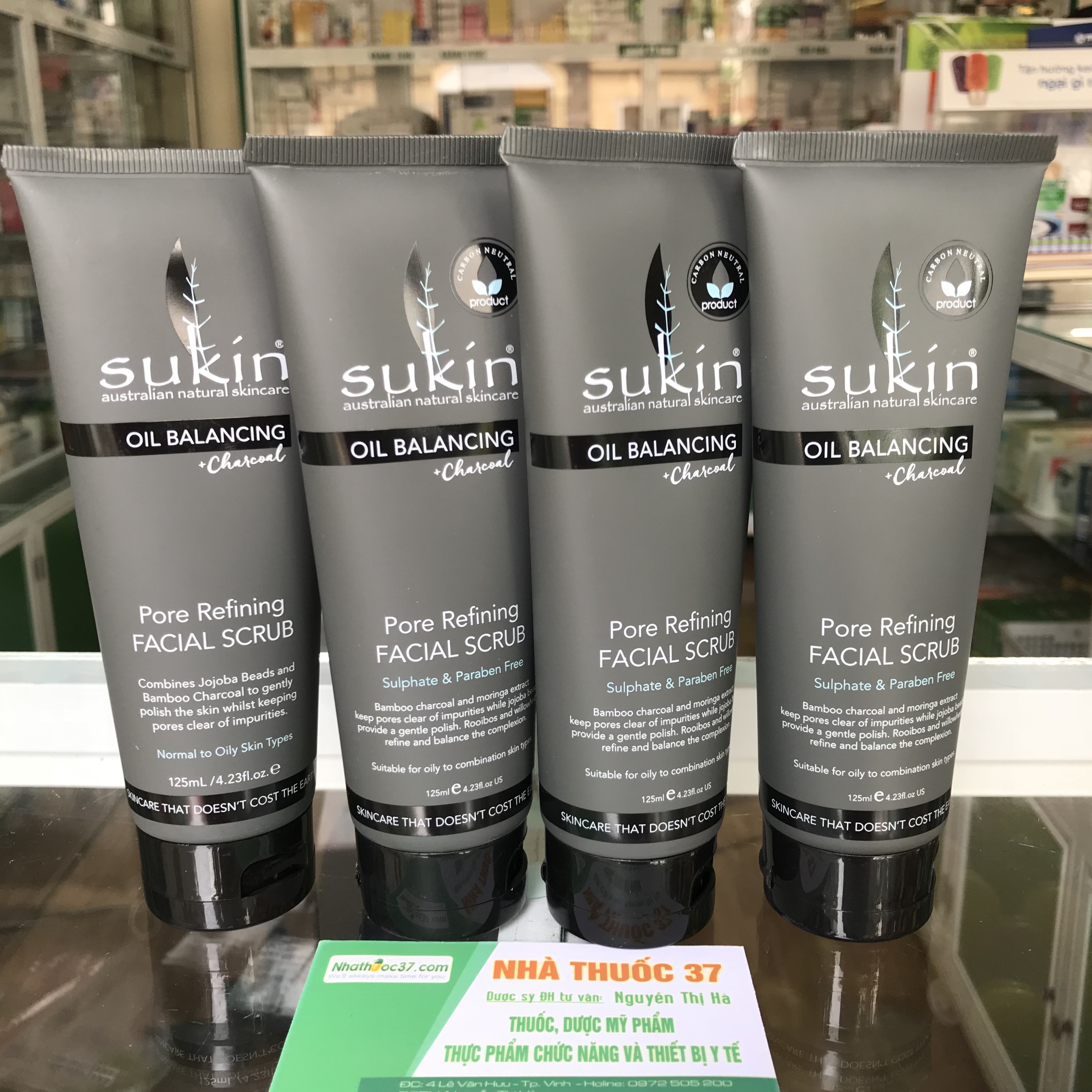 Kem Tẩy Tế Bào Chết Than Tre Kiềm Dầu Trị Mụn Sukin Charcoal Pure Refining Facial Scrub 125ml